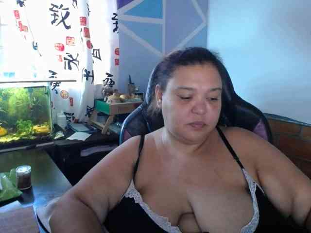beautifulchubbyqueen webcam
