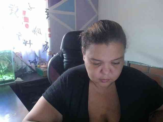 beautifulchubbyqueen webcam