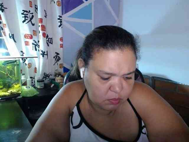 beautifulchubbyqueen webcam