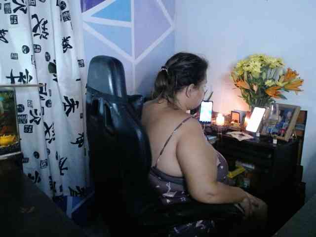 beautifulchubbyqueen webcam