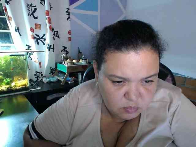 beautifulchubbyqueen webcam
