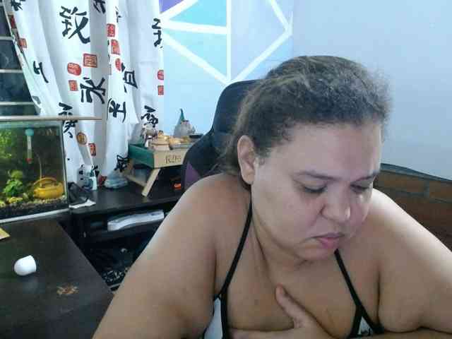 beautifulchubbyqueen webcam
