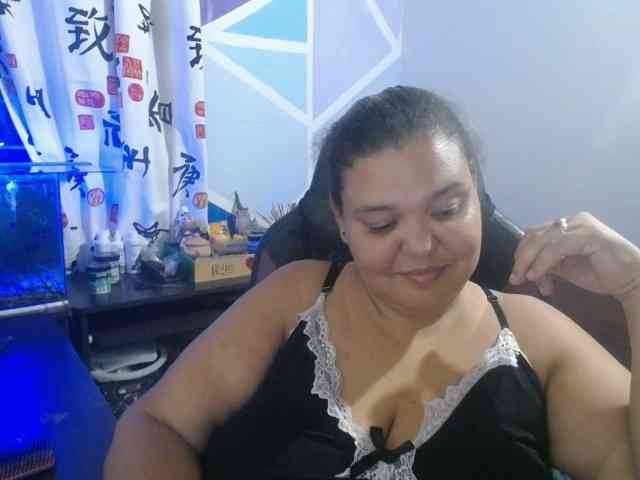 beautifulchubbyqueen webcam