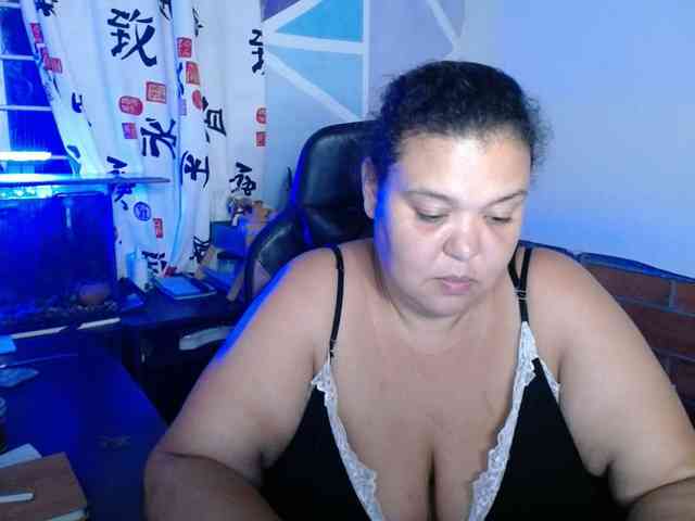 beautifulchubbyqueen webcam