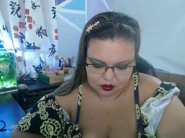 beautifulchubbyqueen webcam