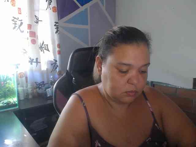 beautifulchubbyqueen webcam