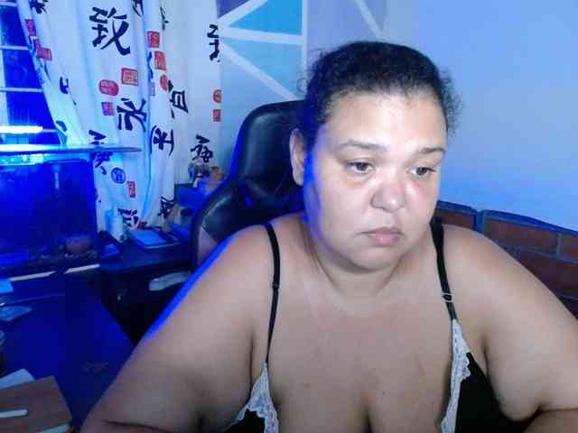 beautifulchubbyqueen webcam