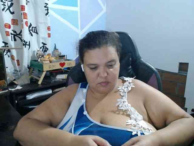 beautifulchubbyqueen webcam