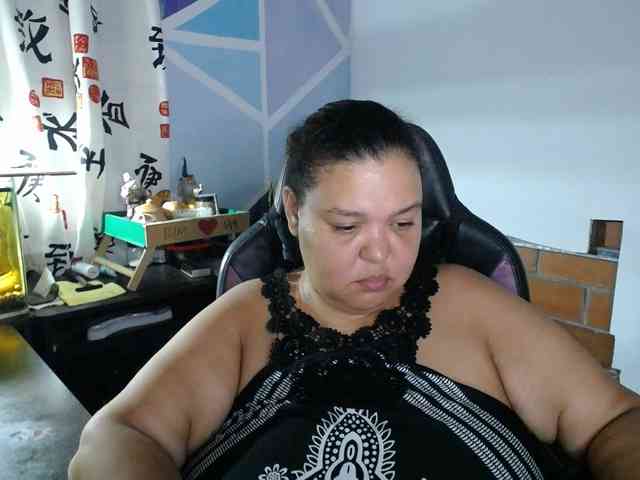 beautifulchubbyqueen webcam