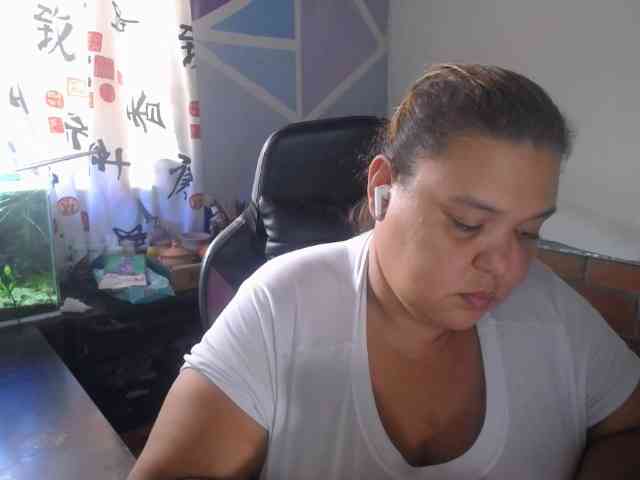 beautifulchubbyqueen webcam