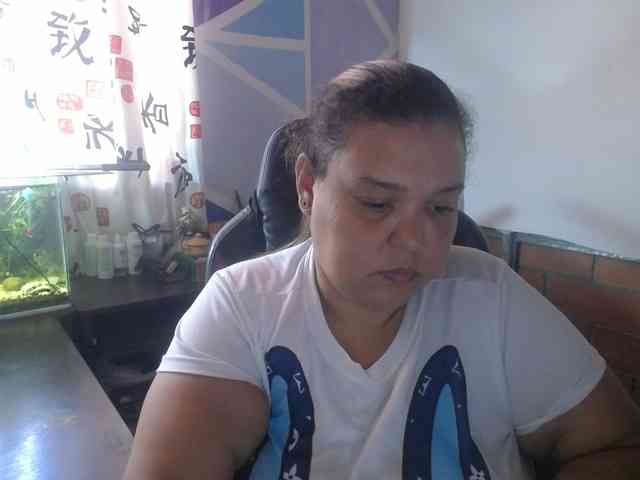 beautifulchubbyqueen webcam