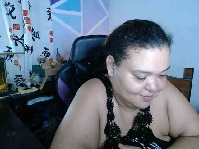 beautifulchubbyqueen webcam