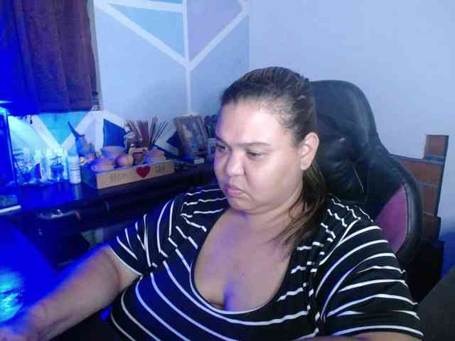 beautifulchubbyqueen webcam