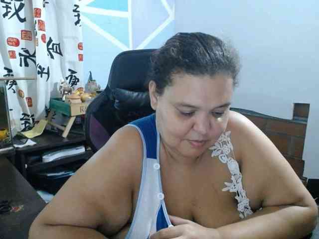 beautifulchubbyqueen webcam