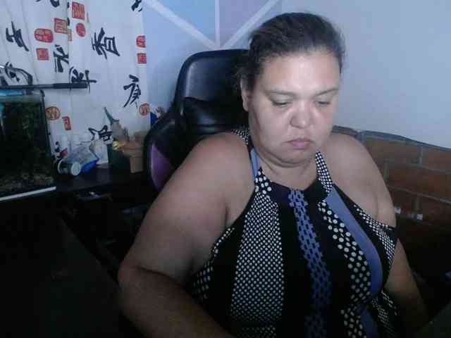 beautifulchubbyqueen webcam