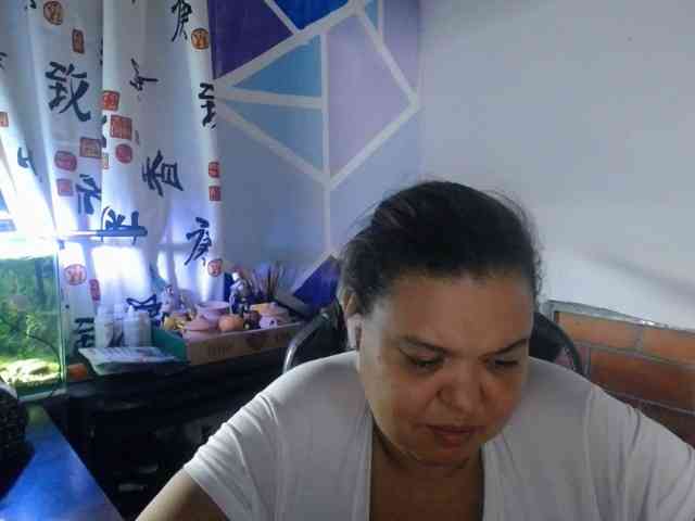 beautifulchubbyqueen webcam
