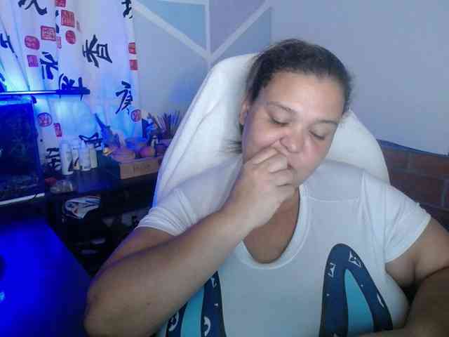 beautifulchubbyqueen webcam