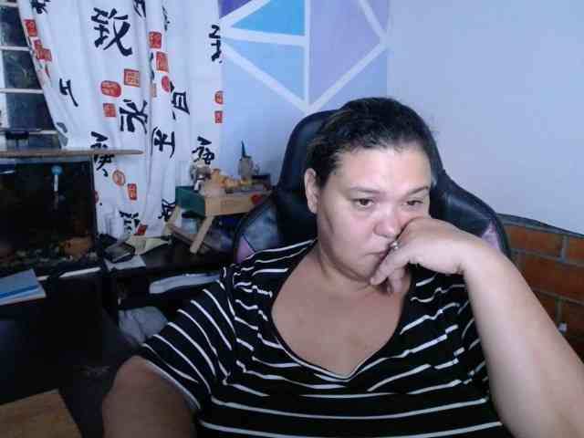 beautifulchubbyqueen webcam