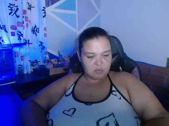 beautifulchubbyqueen webcam