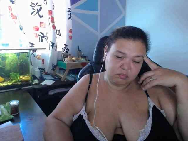 beautifulchubbyqueen webcam