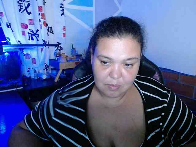 beautifulchubbyqueen webcam