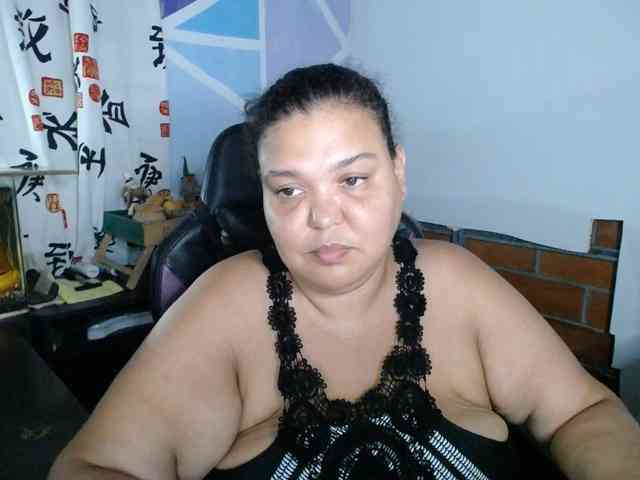 beautifulchubbyqueen webcam