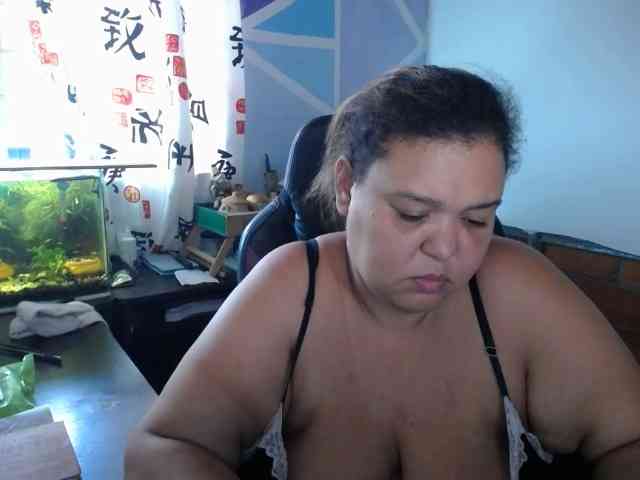 beautifulchubbyqueen webcam