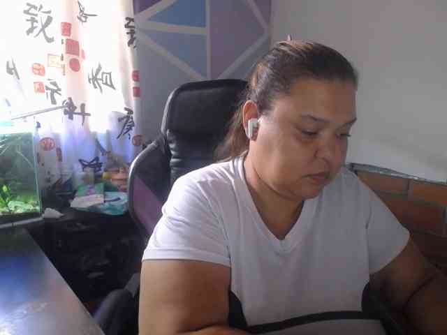beautifulchubbyqueen webcam