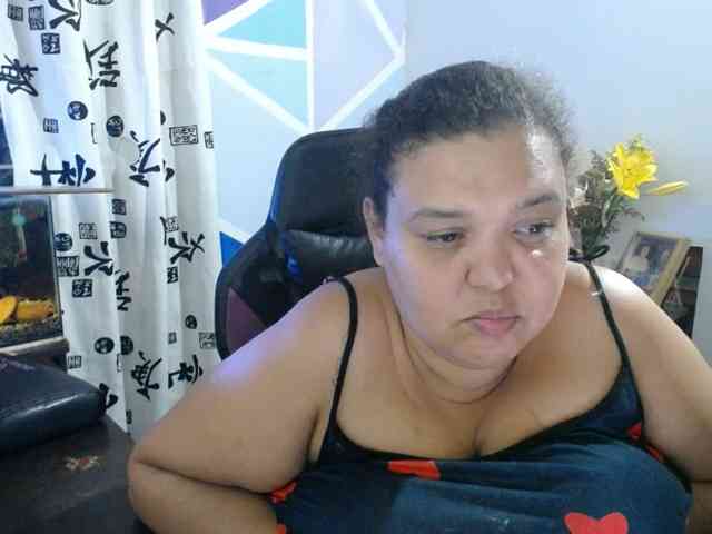 beautifulchubbyqueen webcam
