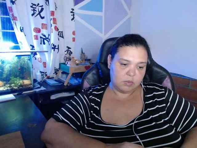 beautifulchubbyqueen webcam
