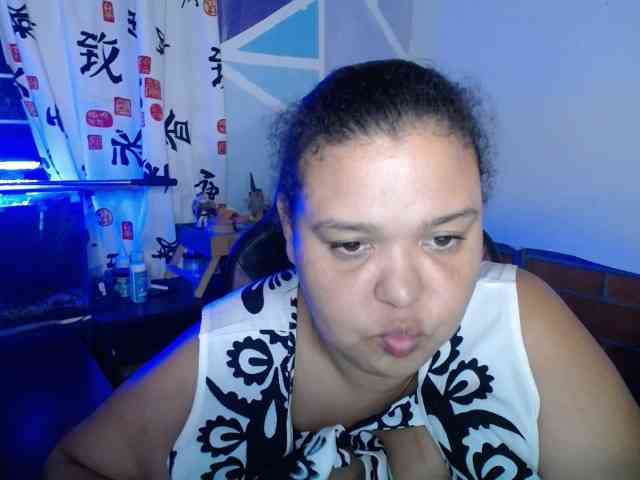 beautifulchubbyqueen webcam