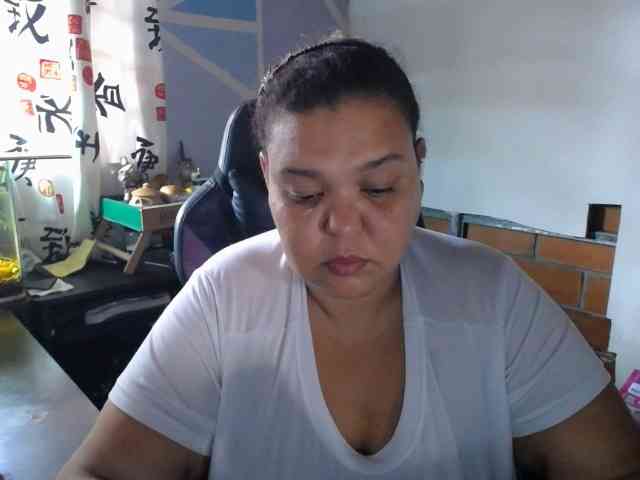 beautifulchubbyqueen webcam
