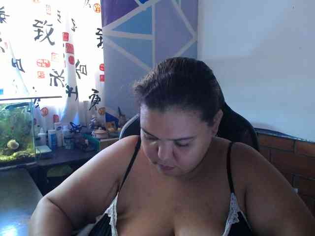 beautifulchubbyqueen webcam