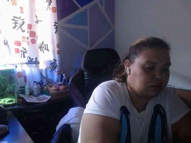 beautifulchubbyqueen webcam