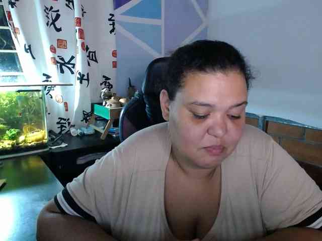 beautifulchubbyqueen webcam