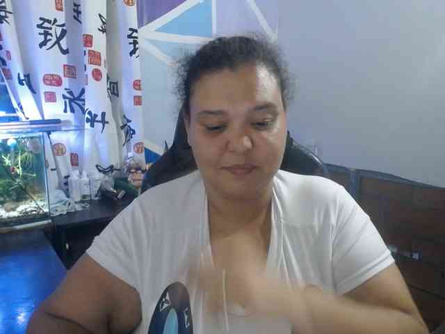 beautifulchubbyqueen webcam