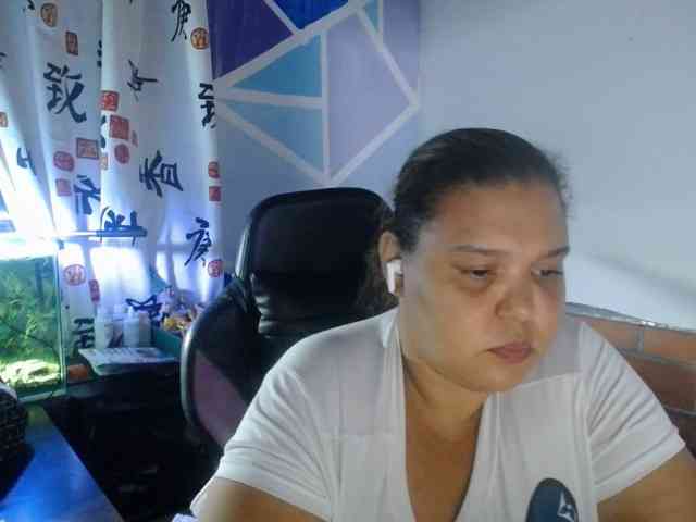 beautifulchubbyqueen webcam