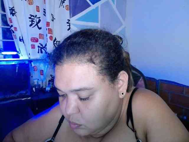 beautifulchubbyqueen webcam