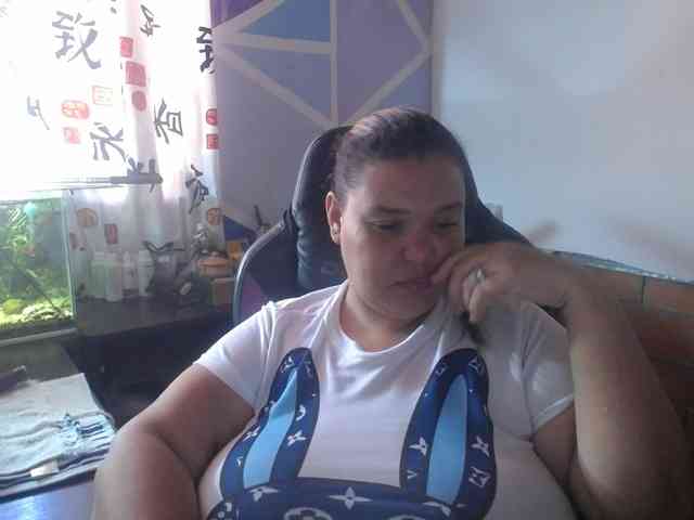 beautifulchubbyqueen webcam