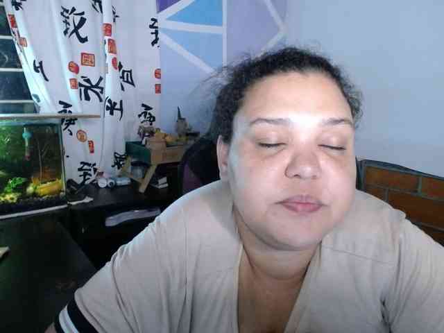 beautifulchubbyqueen webcam