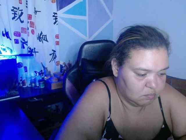 beautifulchubbyqueen webcam
