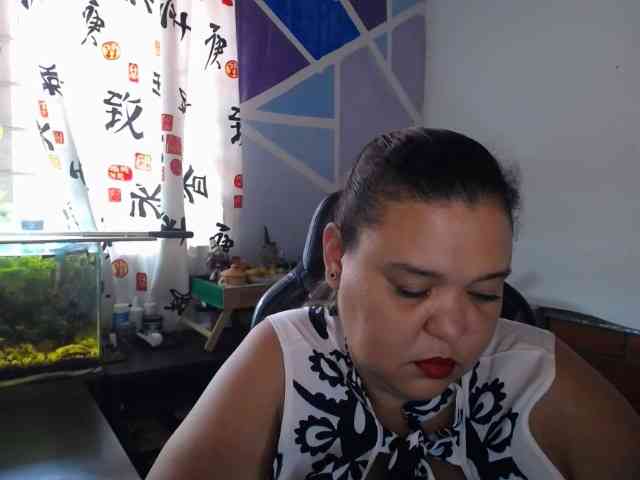 beautifulchubbyqueen webcam