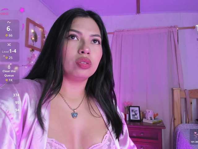Rosielee live cam on BongaCams