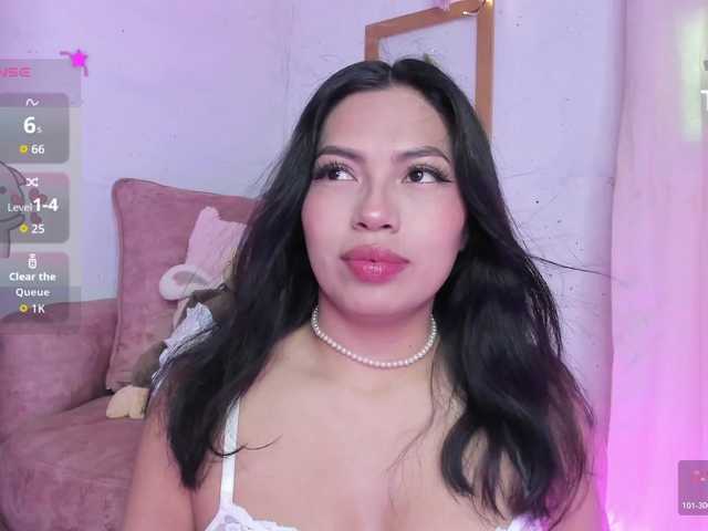 Rosielee live cam on BongaCams