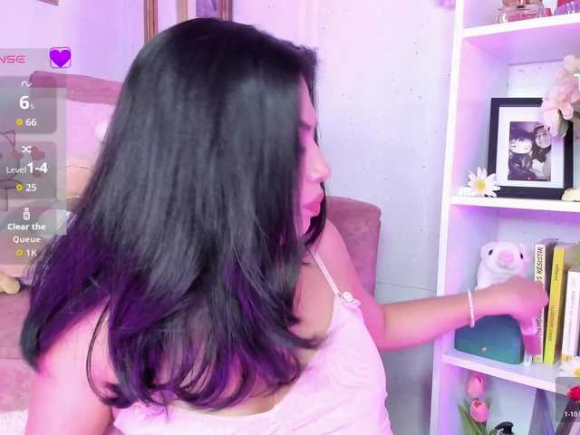 Rosielee live cam on BongaCams