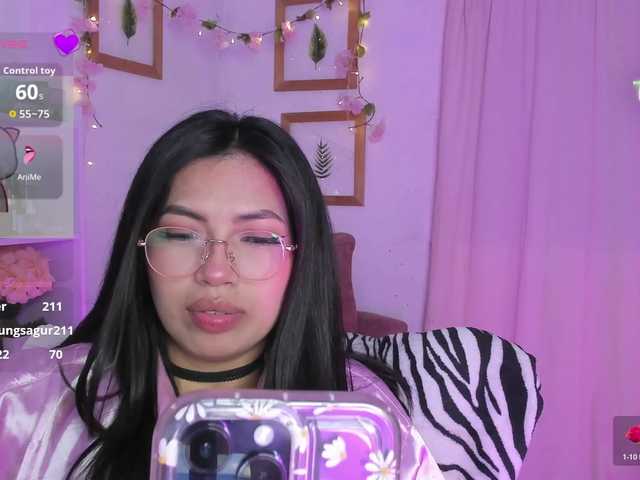 Rosielee live webcam show