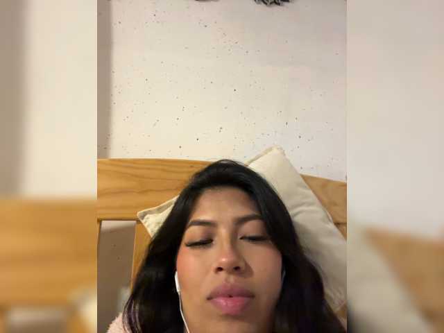 Rosielee live cam on BongaCams