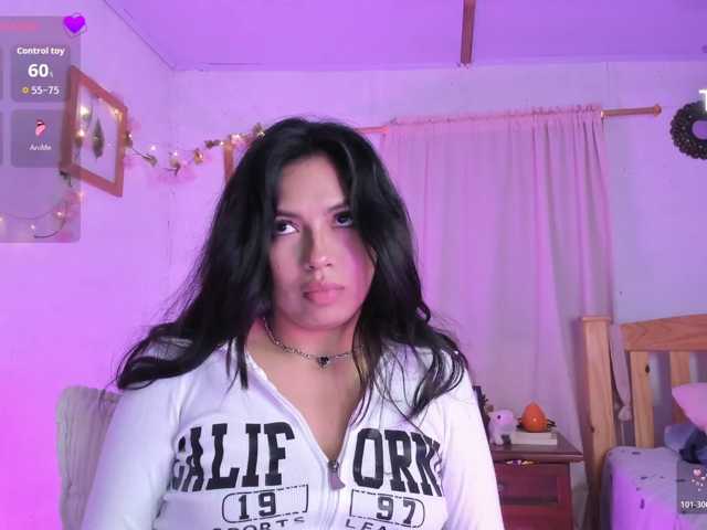 Rosielee live cam on BongaCams
