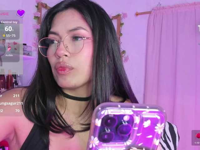 Rosielee live cam on BongaCams