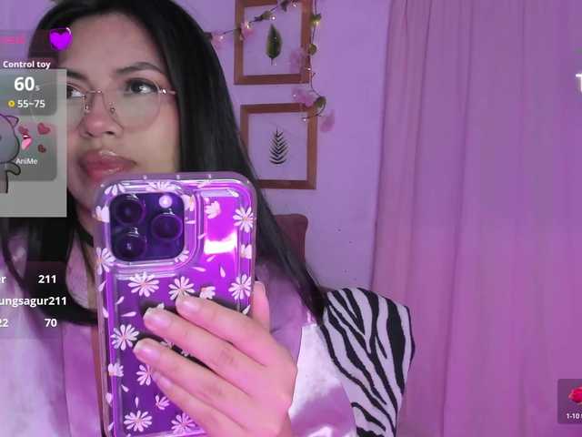 Rosielee live webcam show